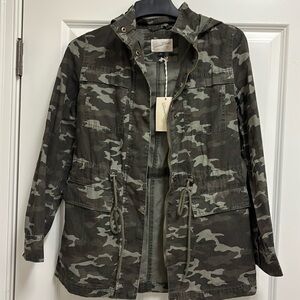 NWT women’s  hooded jacket